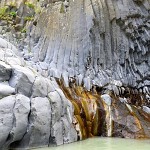 Orgues basaltiques dans la vallée d'Alkantara .עמודי אלקנטרה